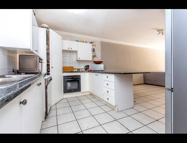 4 BEDROOM TOWNHOUSE RENTED IN ALLEN'S NEK